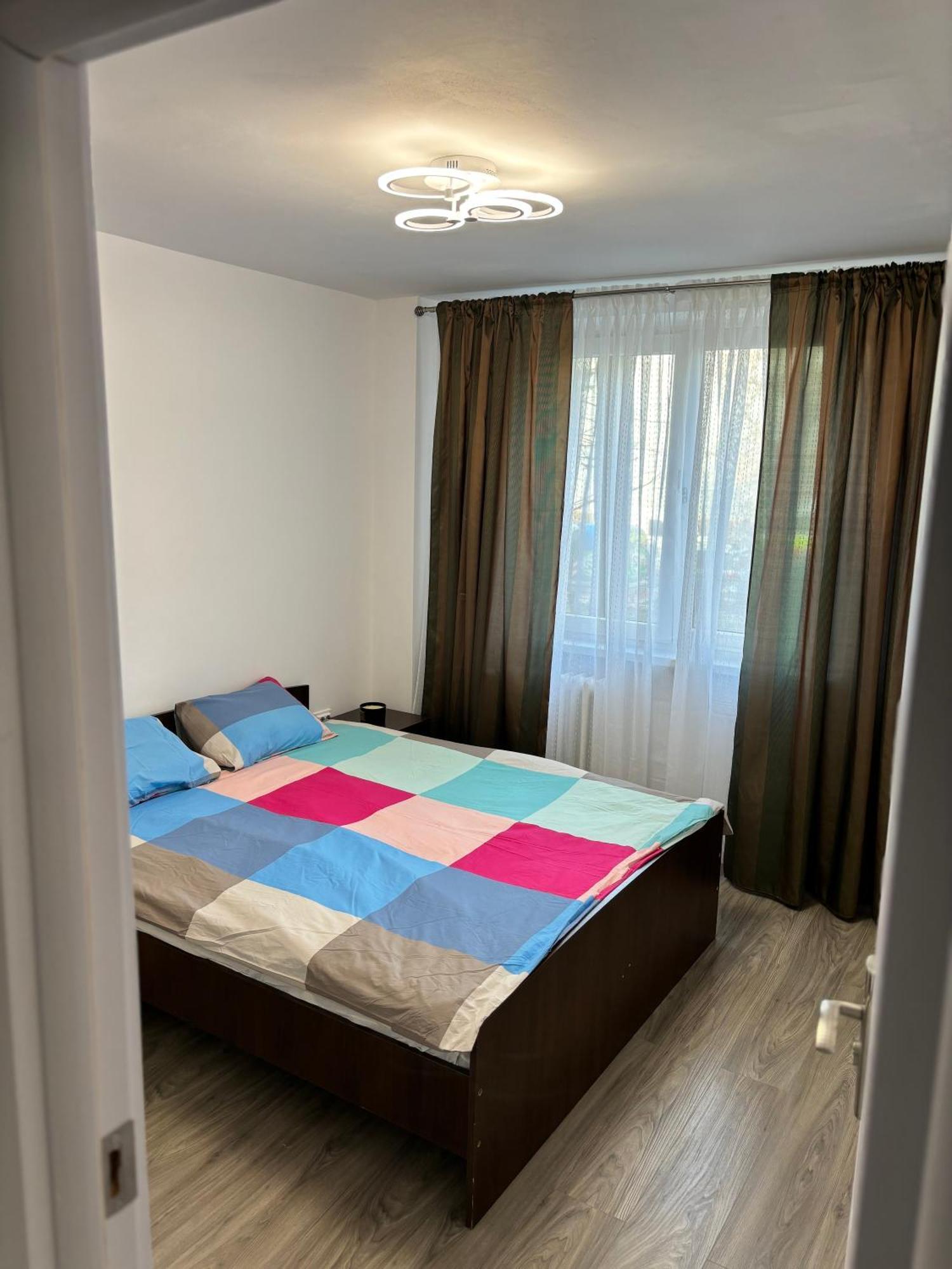 3 Camere Decomandat Boekarest Buitenkant foto