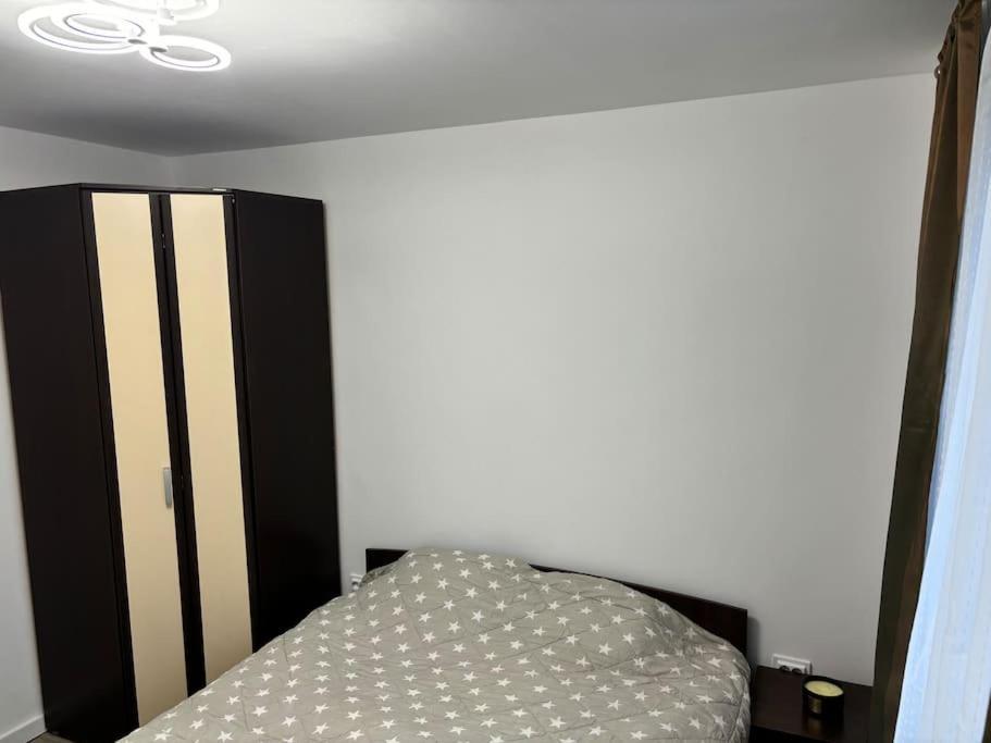 3 Camere Decomandat Boekarest Buitenkant foto