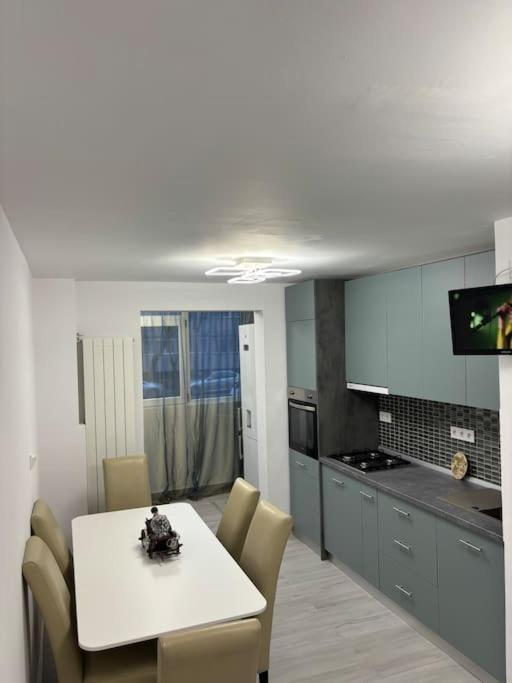 3 Camere Decomandat Boekarest Buitenkant foto
