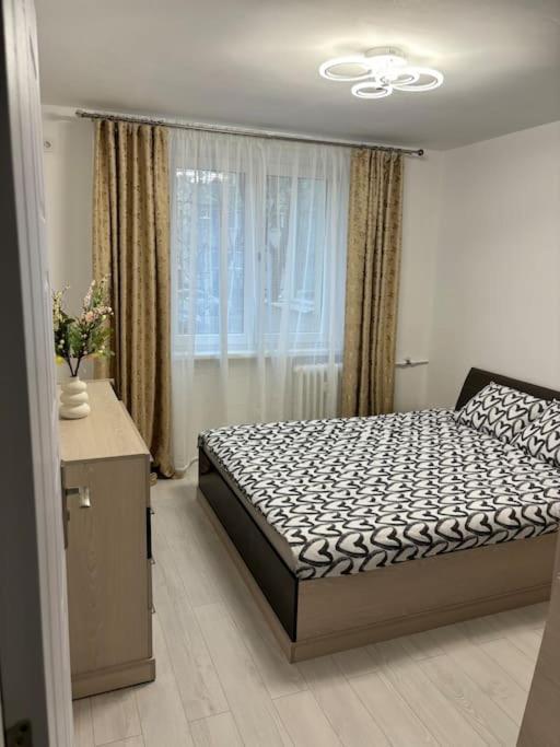 3 Camere Decomandat Boekarest Buitenkant foto