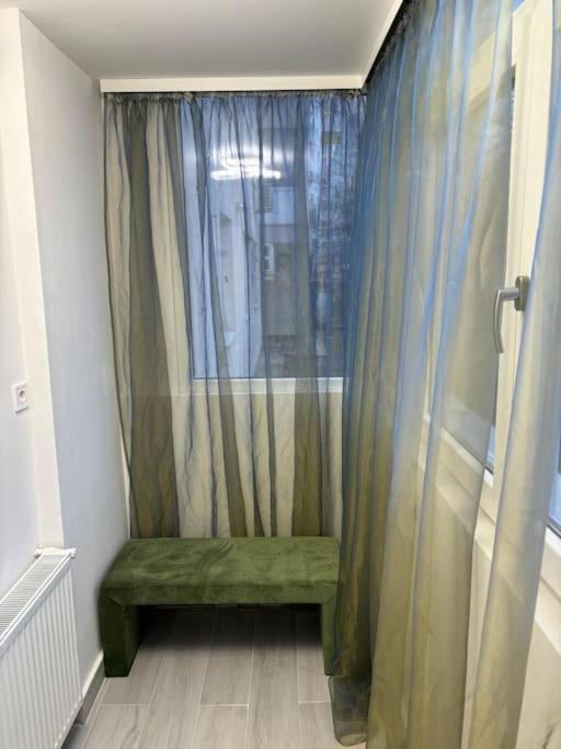 3 Camere Decomandat Boekarest Buitenkant foto